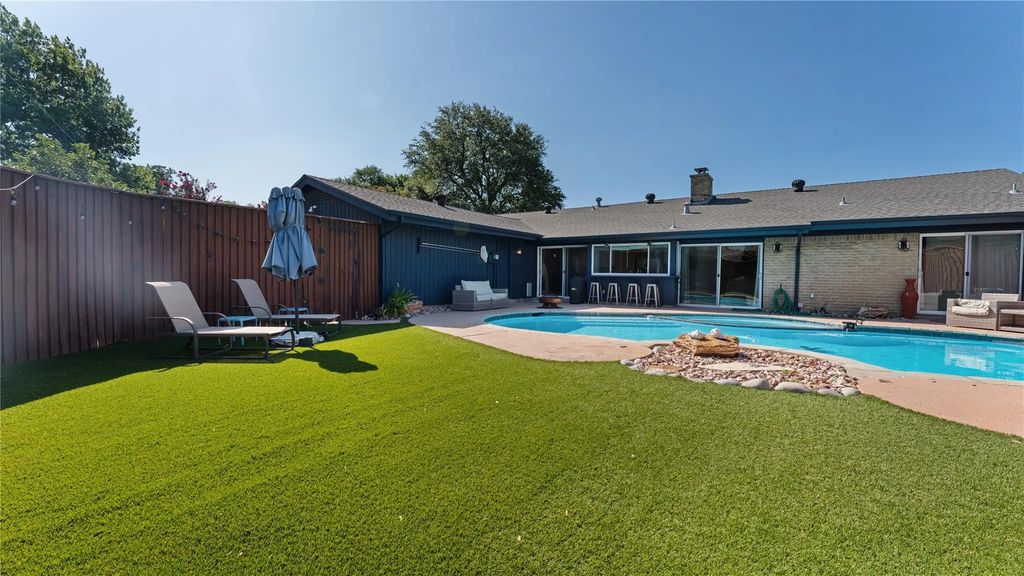 3711 Blue Trace Lane, Farmers Branch