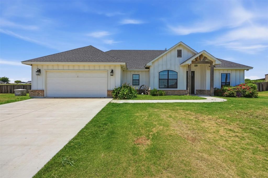 109 Stonegate Avenue, Weatherford