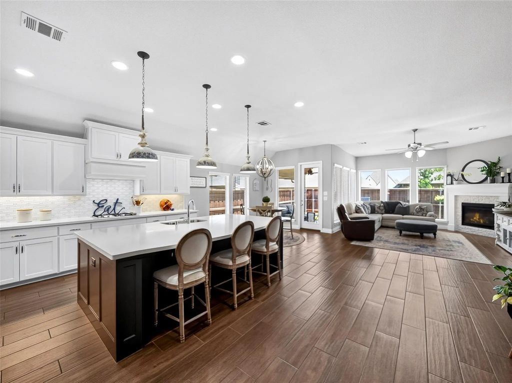 8712 Navidad Falls Drive, McKinney