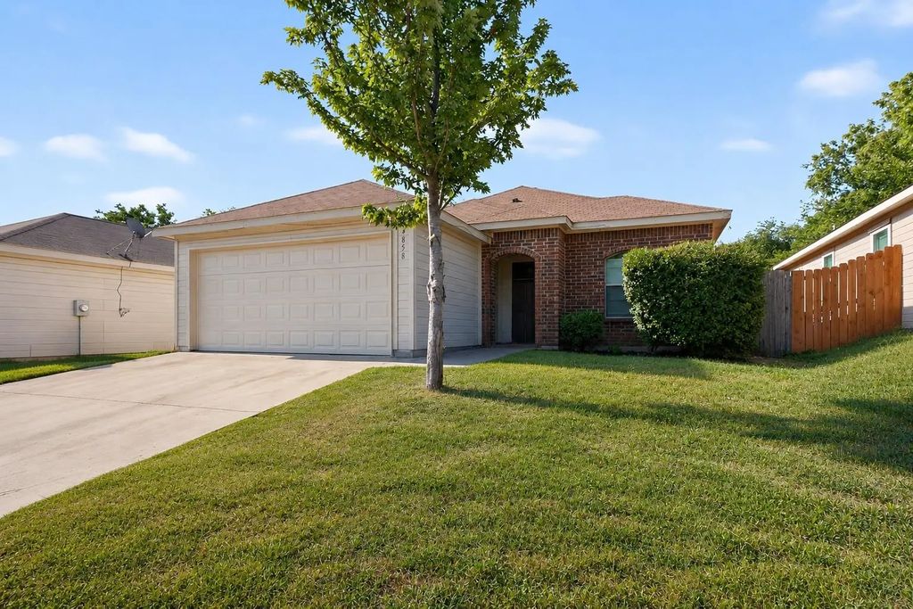 4858 Nuevo Laredo, Dallas