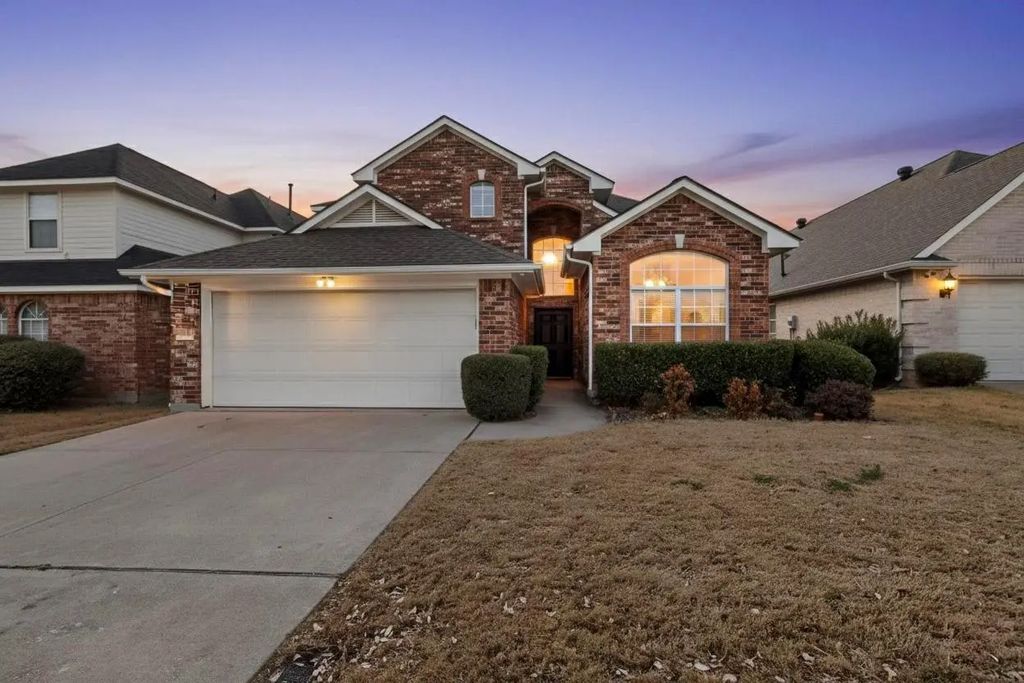 714 Ashbrook Court, Euless