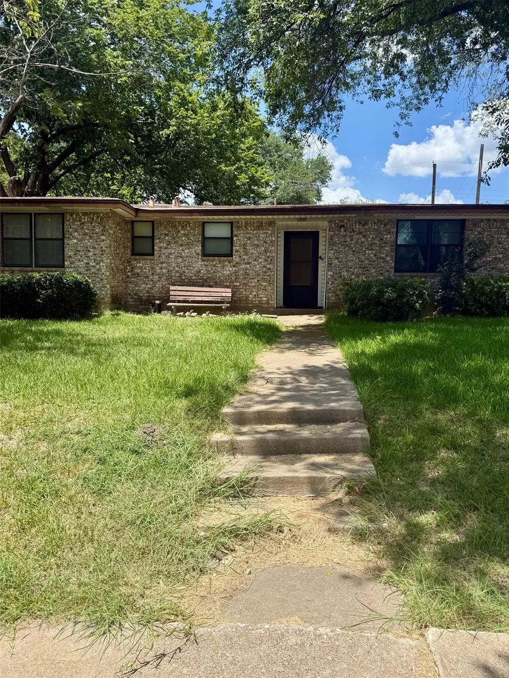 1301 W Bruton Road, Mesquite
