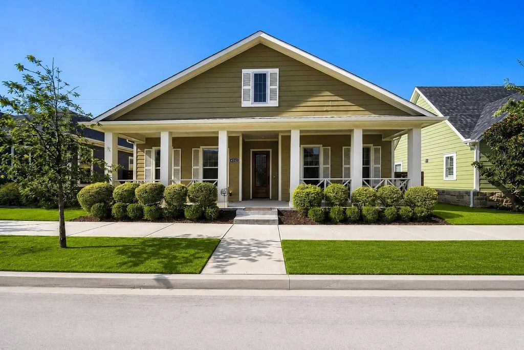 8832 Vermillion Street, North Richland Hills