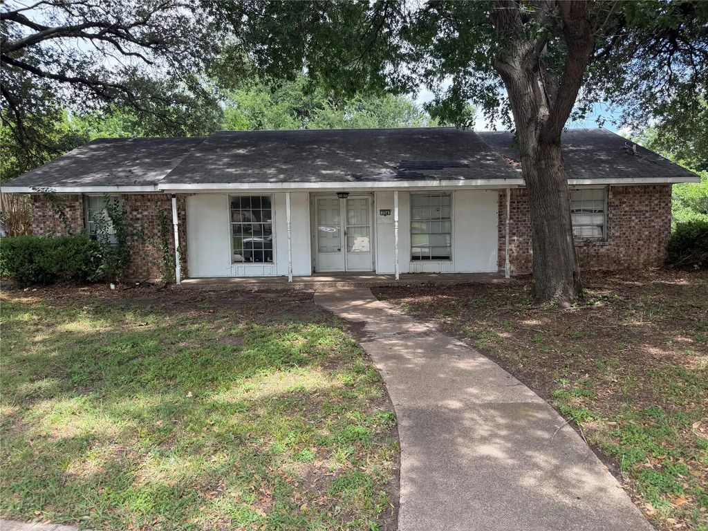 354 Brookview Drive, Garland