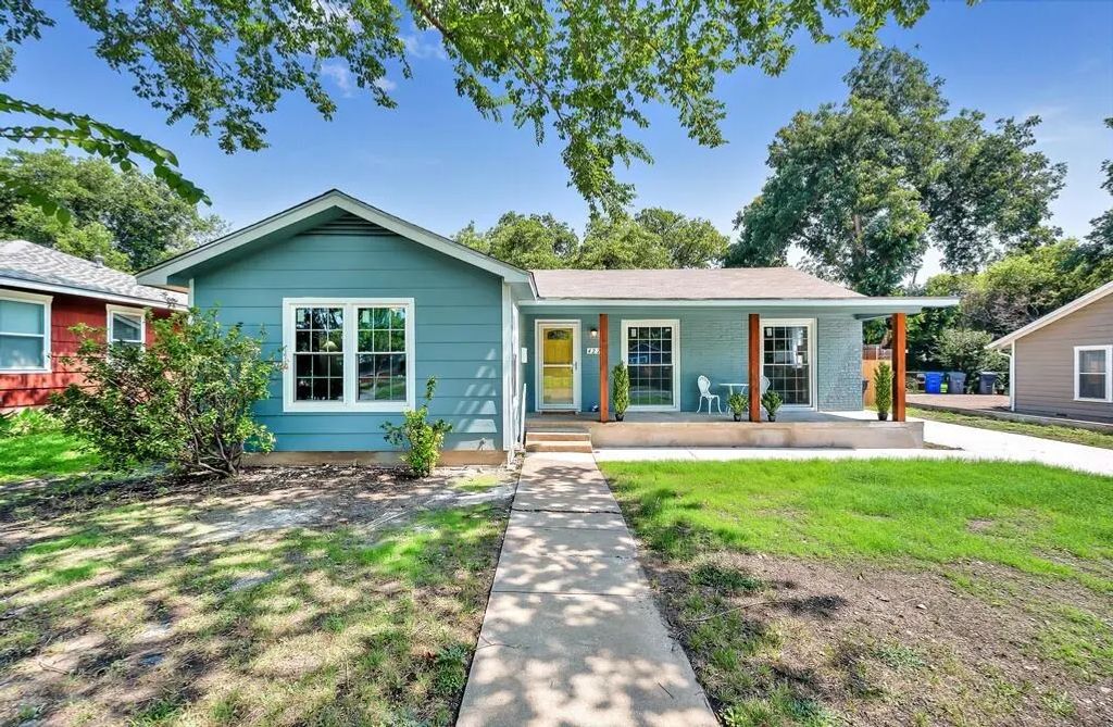 4221 Sanger Avenue, Waco