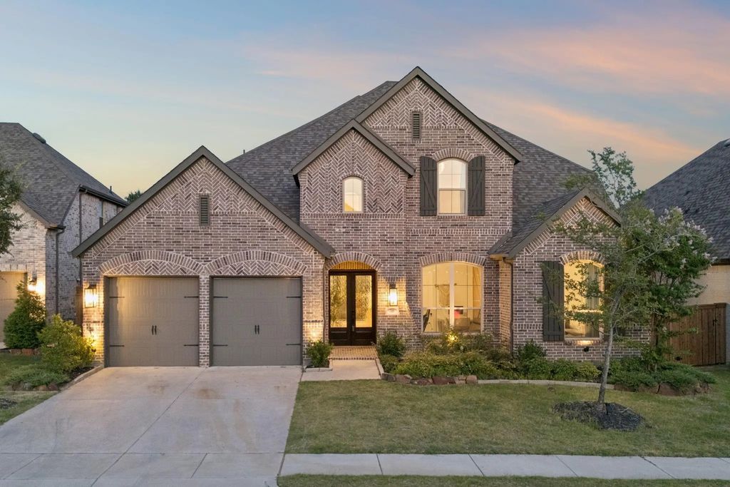 708 Bluestem Drive, Aubrey