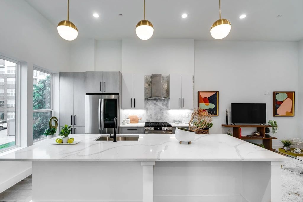 4208 Live Oak Street 107, Dallas