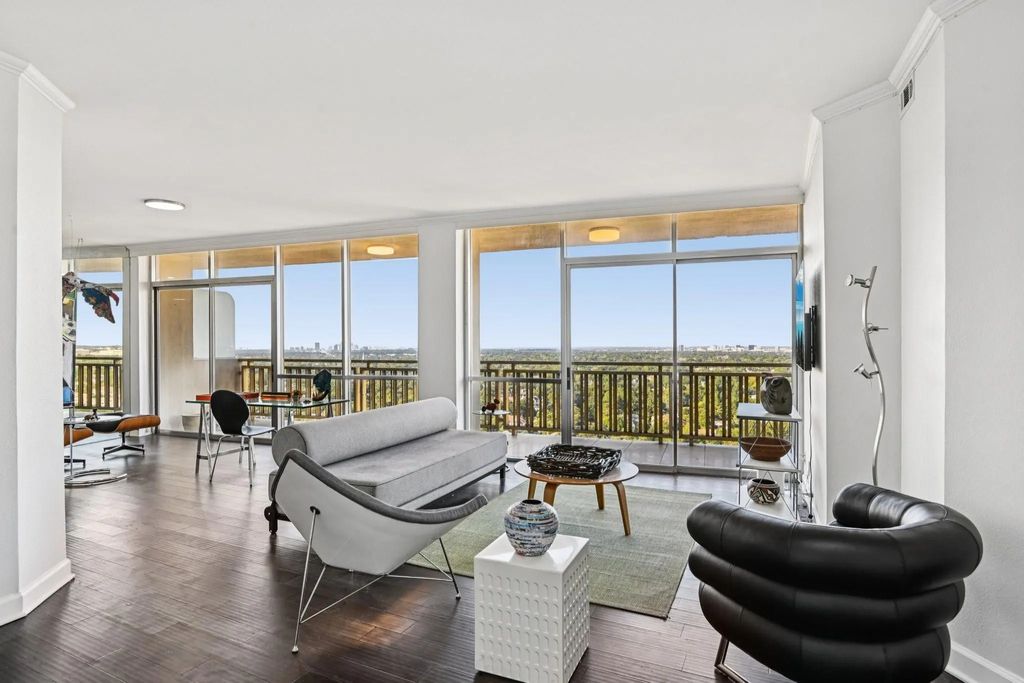 6211 W Northwest Highway 2306, Dallas