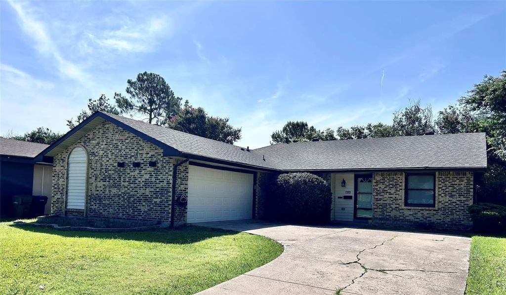 446 Meadowhill Drive, Garland