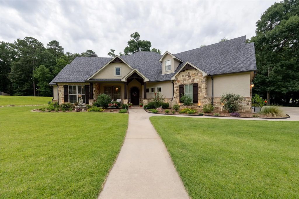 4002 Shadow Ridge Lane, Longview