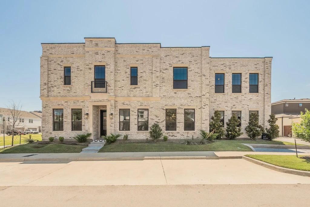 305 Sunset Lane 101, Fort Worth