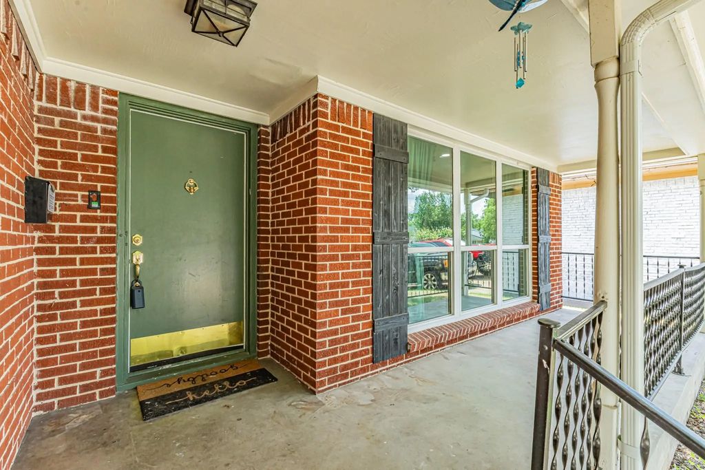 3520 Loganwood Drive, Dallas