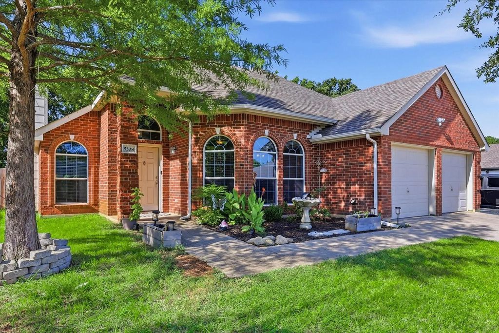5308 Kayanne Lane, Denton