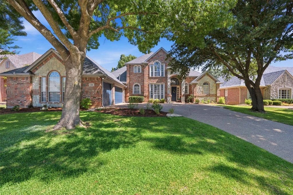 869 Thomas Crossing Drive, Fort Worth