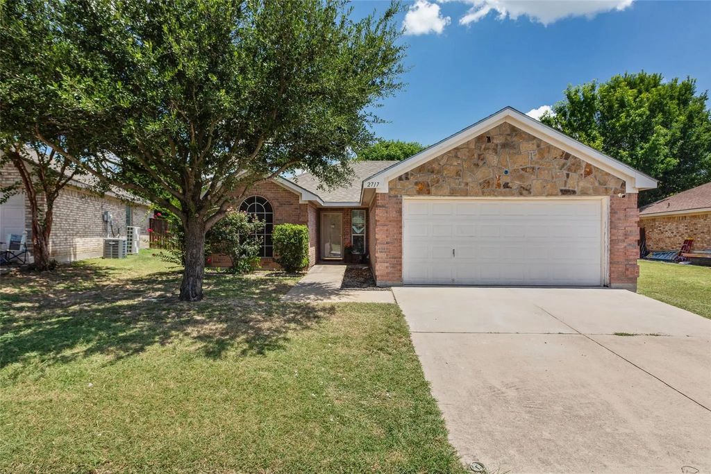 2717 Wildridge Court, Fort Worth