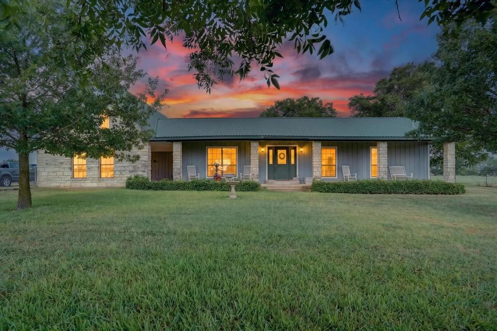 13143 N Hwy 281, Perrin