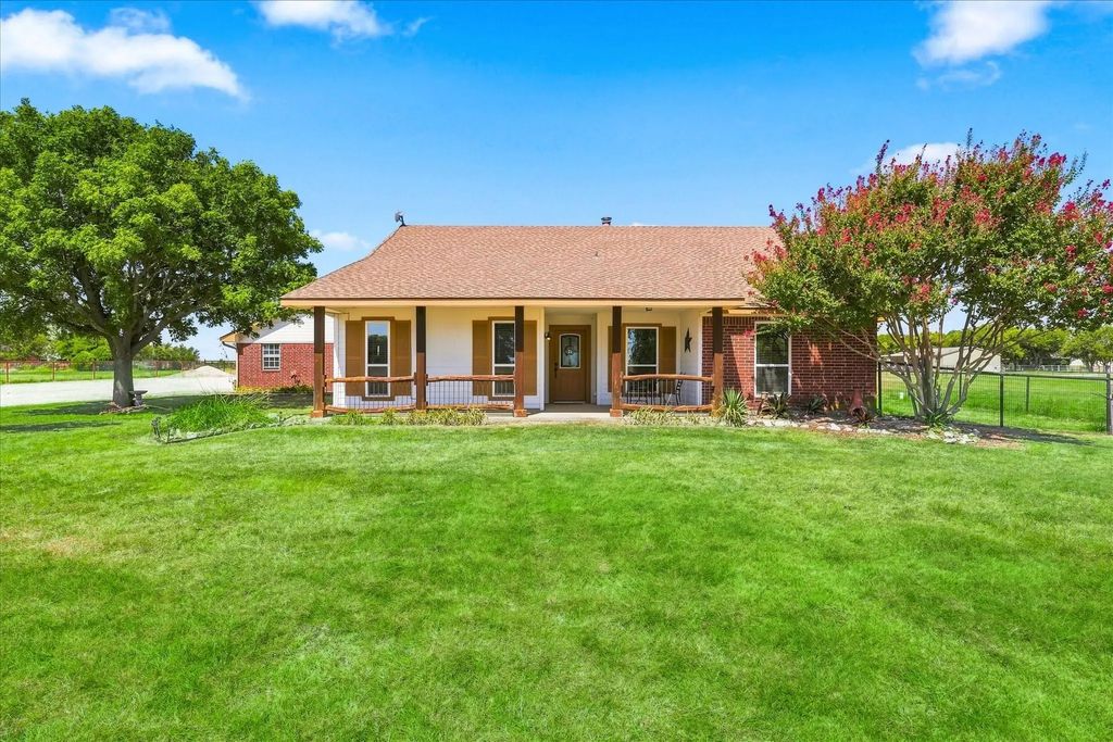 11555 Plainview Road, Krum
