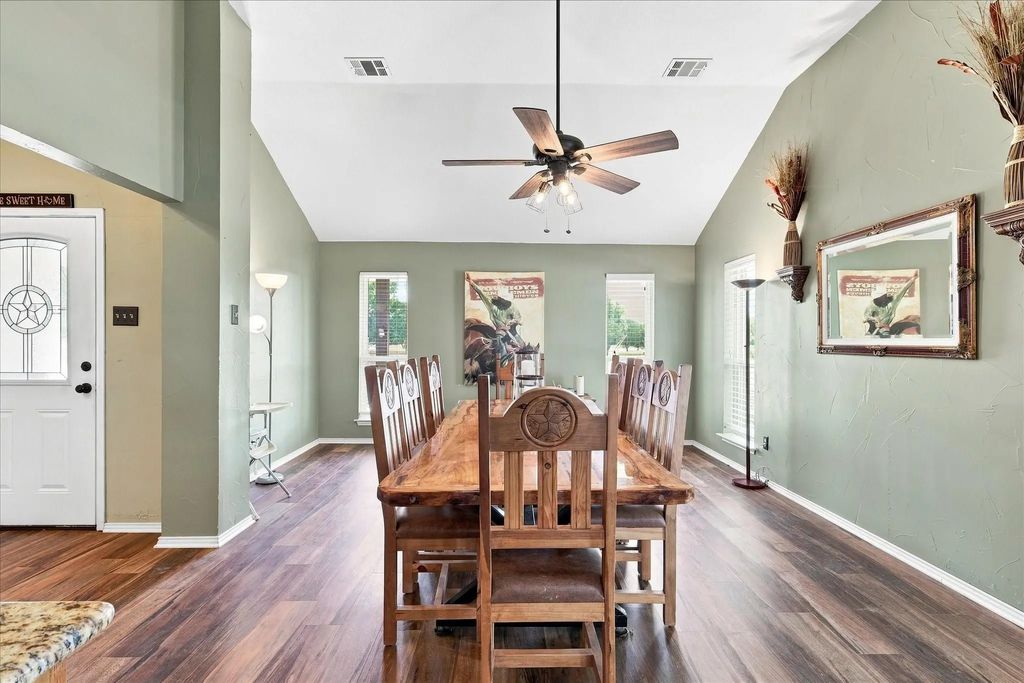 11555 Plainview Road, Krum