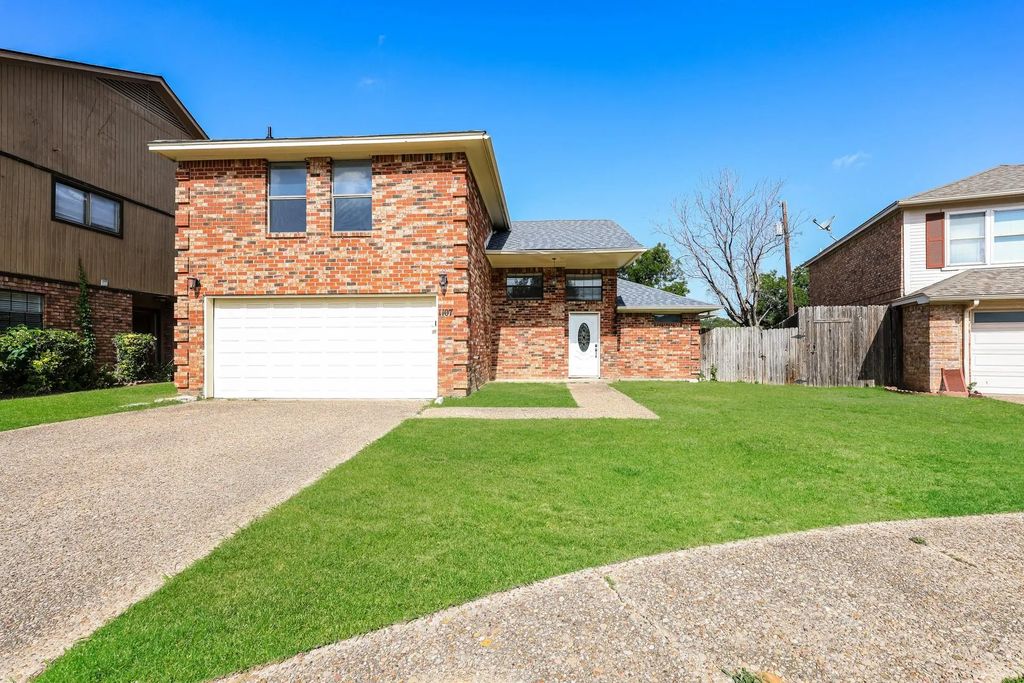 1107 Carrington Court, Irving
