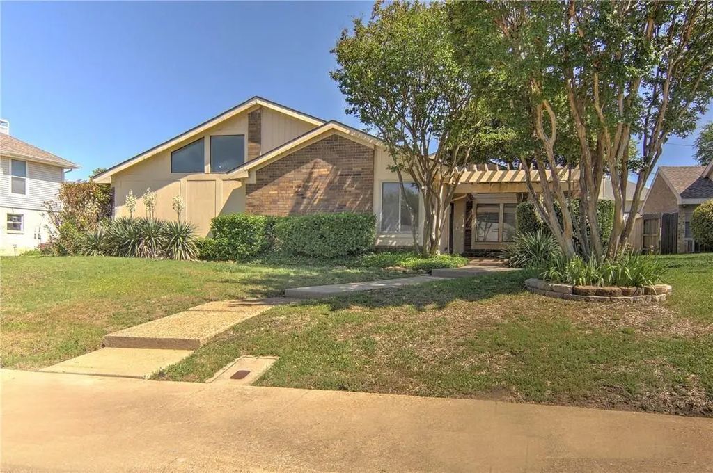 5801 Smoke Glass Trail, Dallas