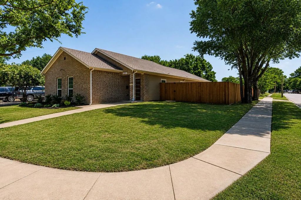 3402 Crossman Avenue, Dallas