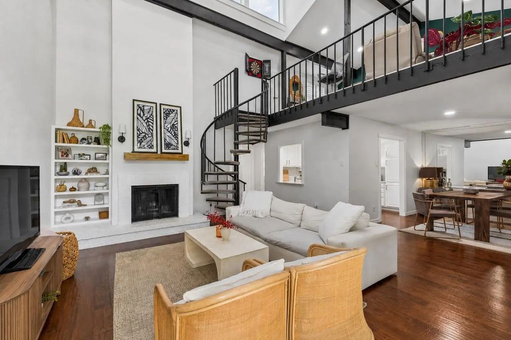 9308 Chimney Corner Lane, Dallas