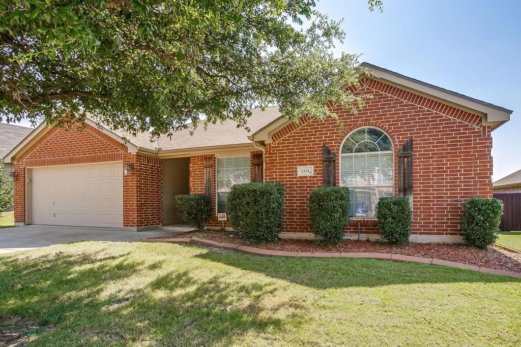 1134 Grove Court, Burleson