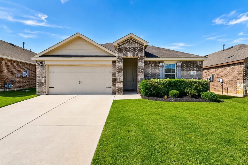 1412 Stuarts Forest Drive, Denton
