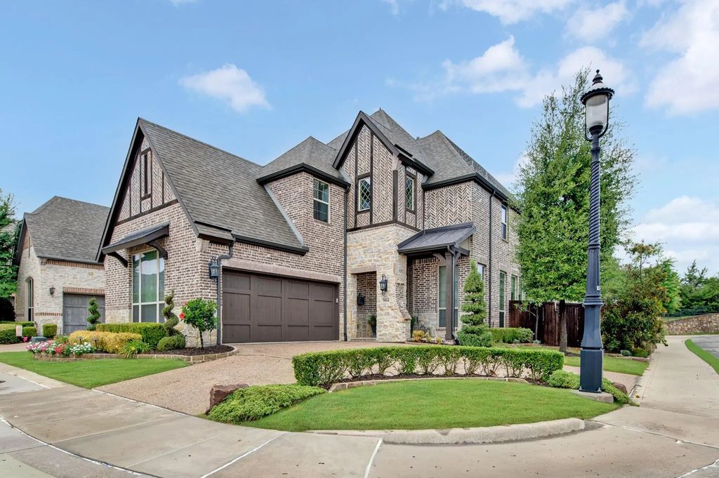 904 Royal Minister Boulevard, Lewisville