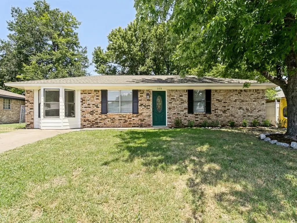 103 Southmanor Court, Sanger