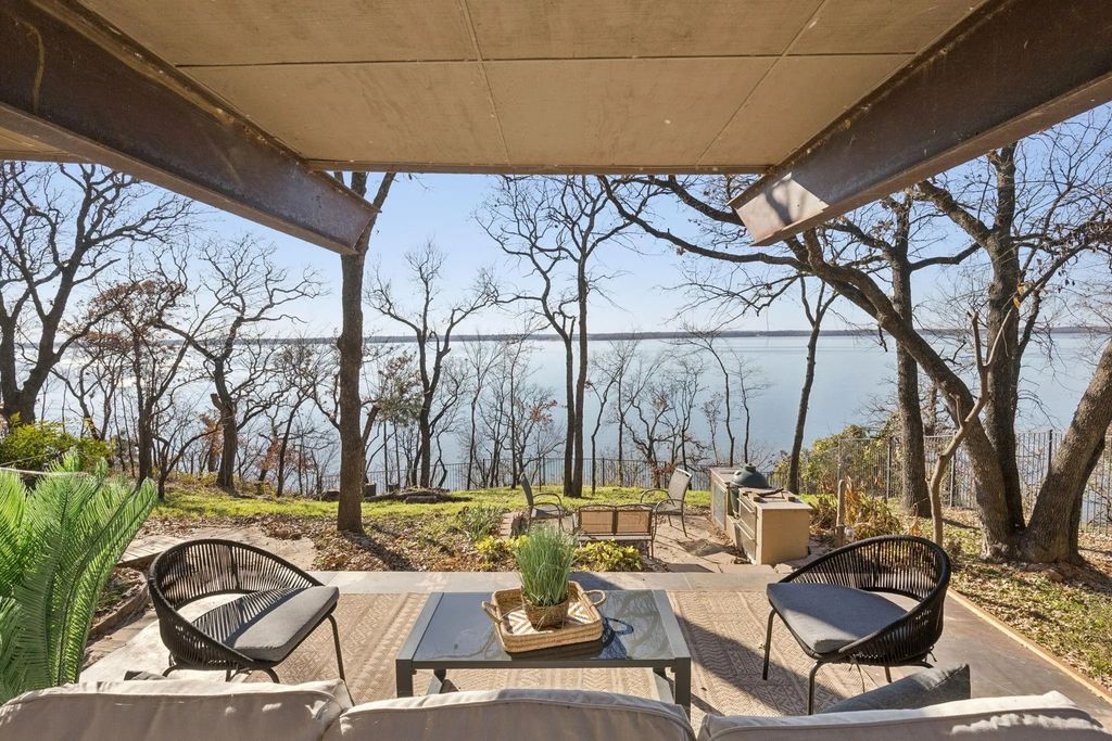 540 Diamond Point Drive, Oak Point
