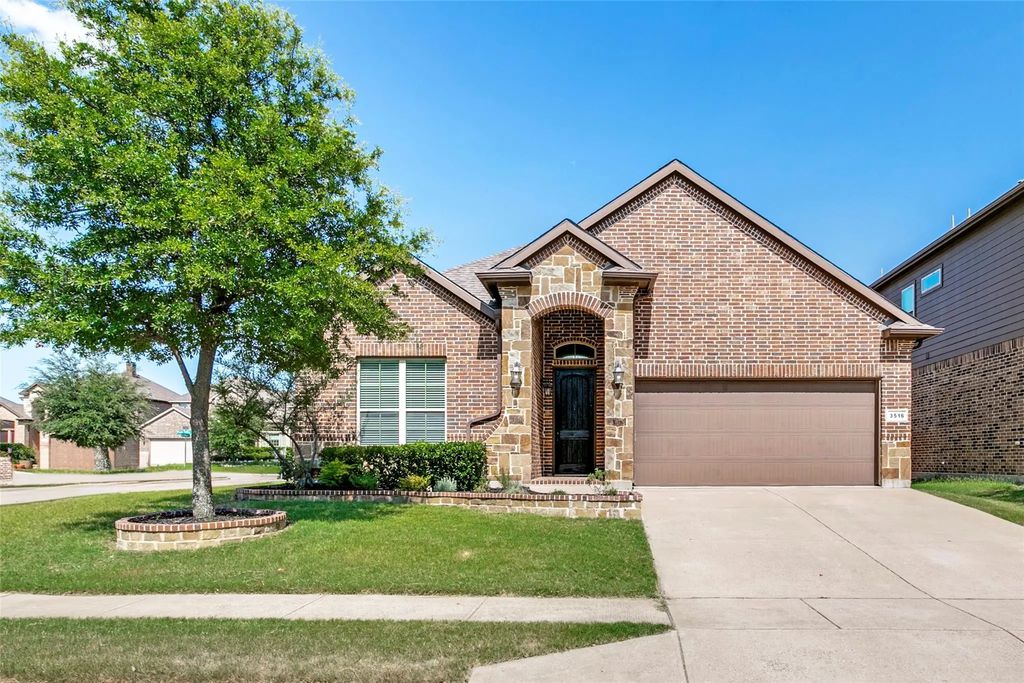 3516 Glass Mountain Trail, Fort Worth