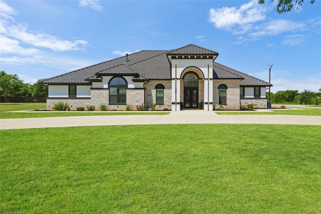 7381 Mesquite Ridge, Sanger