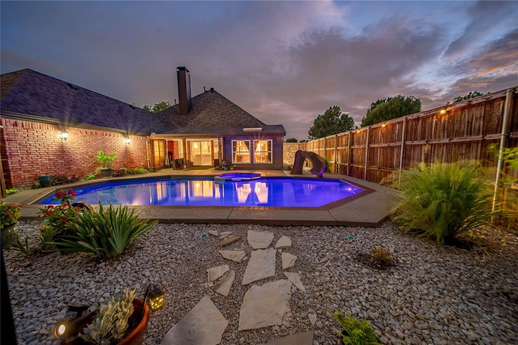 2530 Cresthaven Drive, Garland