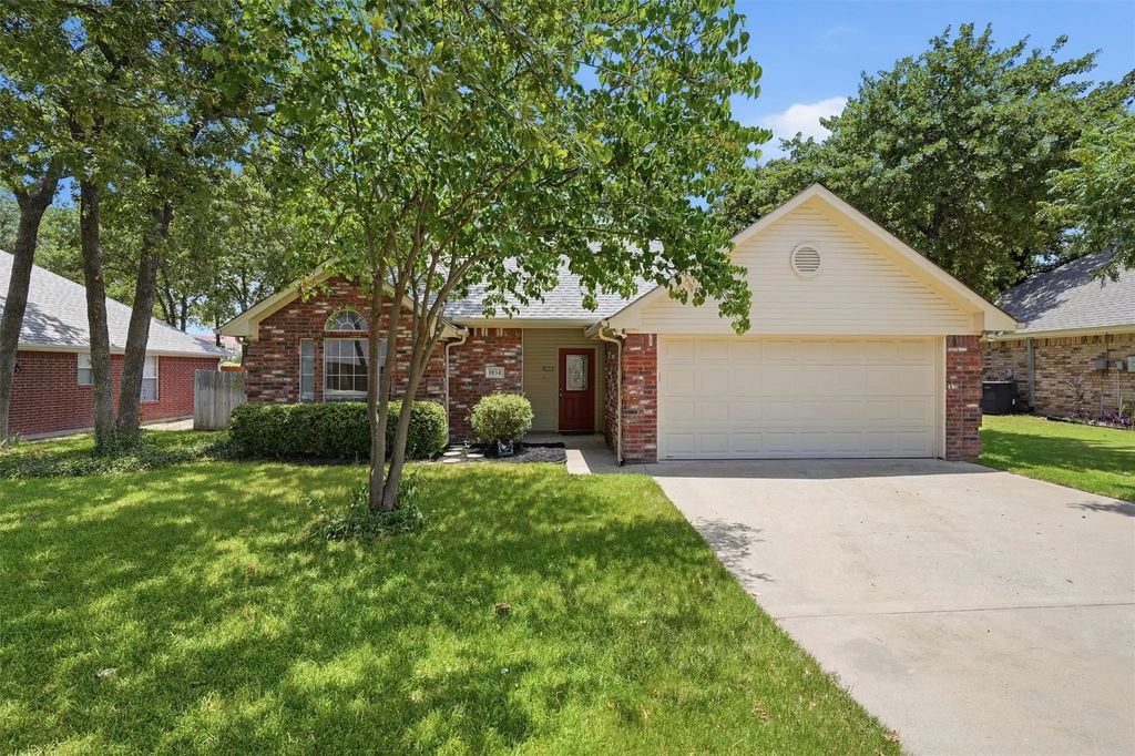 1834 Rayna Drive, Weatherford