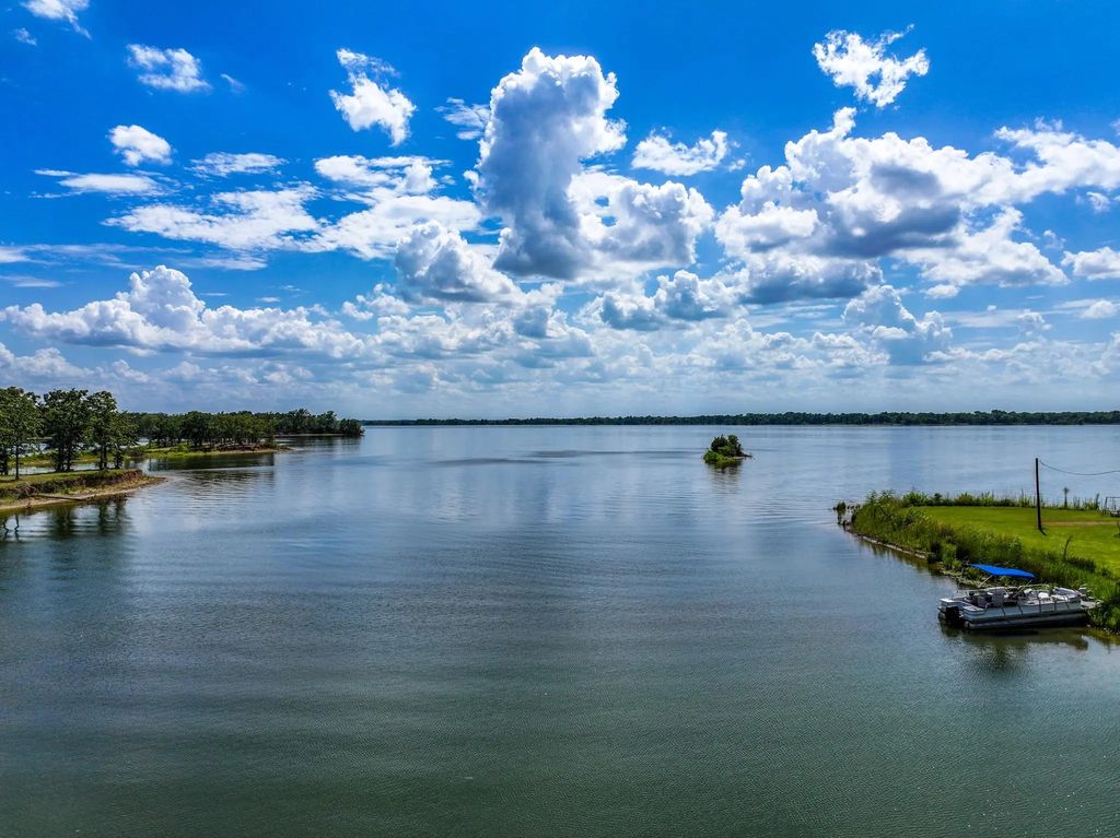 150 Private Road 5184, Quitman