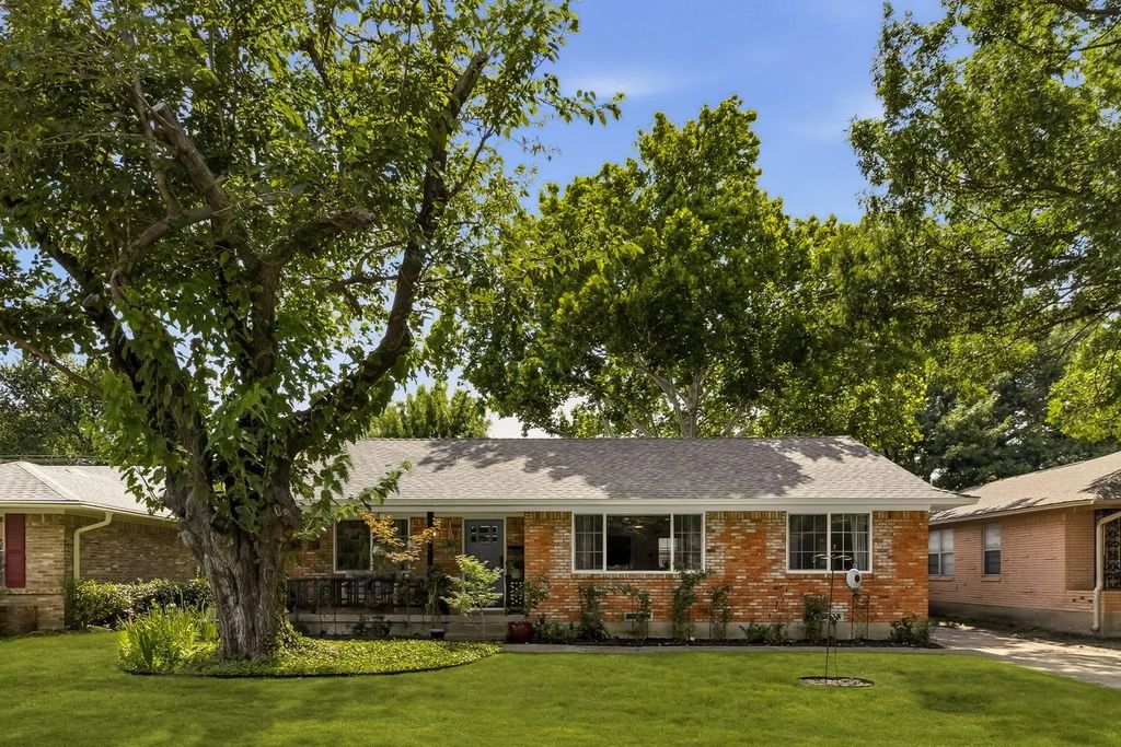 9639 Leaside Drive, Dallas