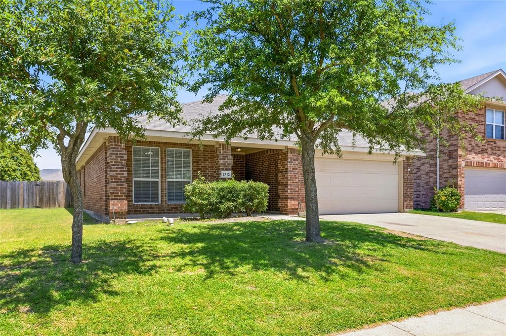 2712 Mockingbird Street, Royse City