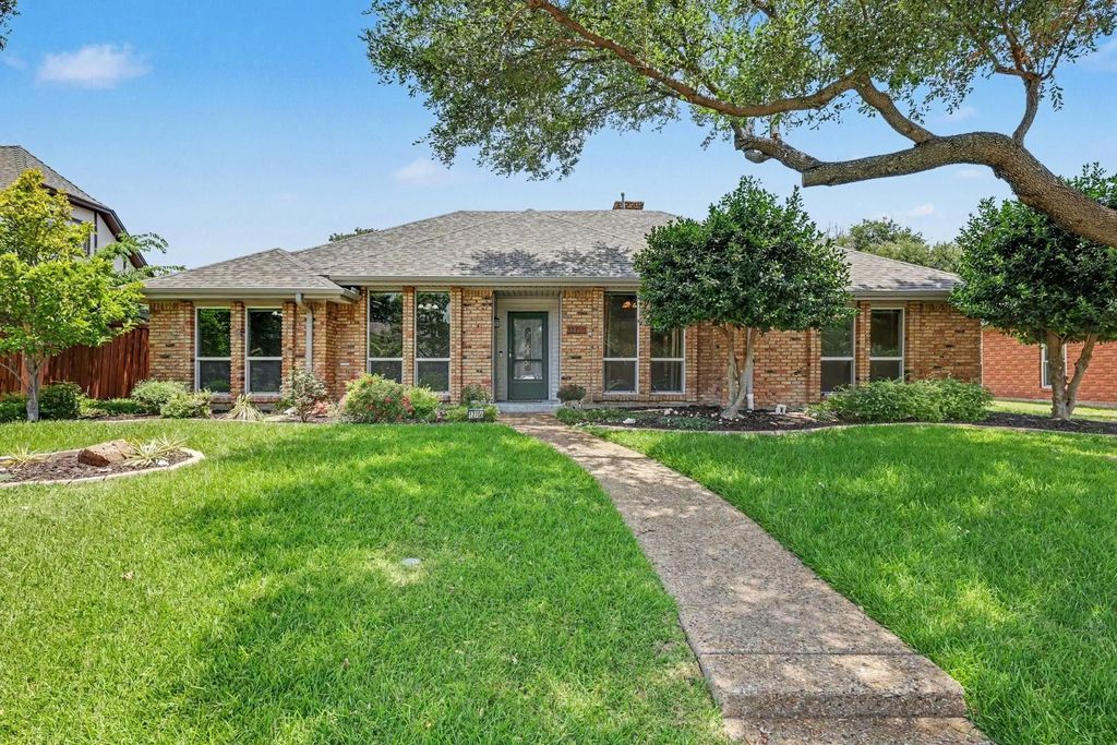 12706 Whispering Hills Drive, Dallas