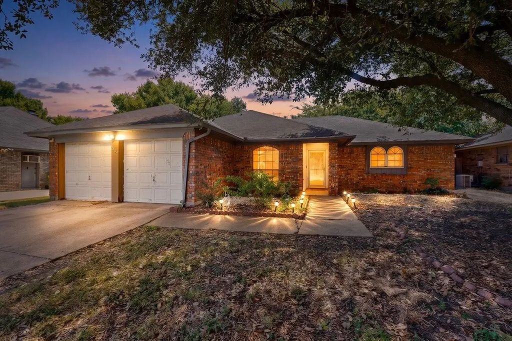 6403 Running Creek Drive, Arlington
