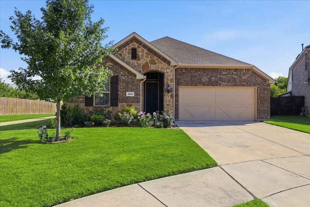6108 Roaring Creek, Denton