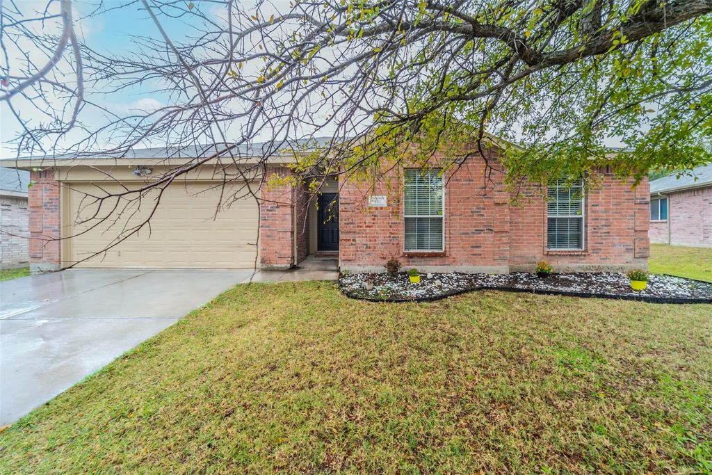 421 Oxford Street, Burleson