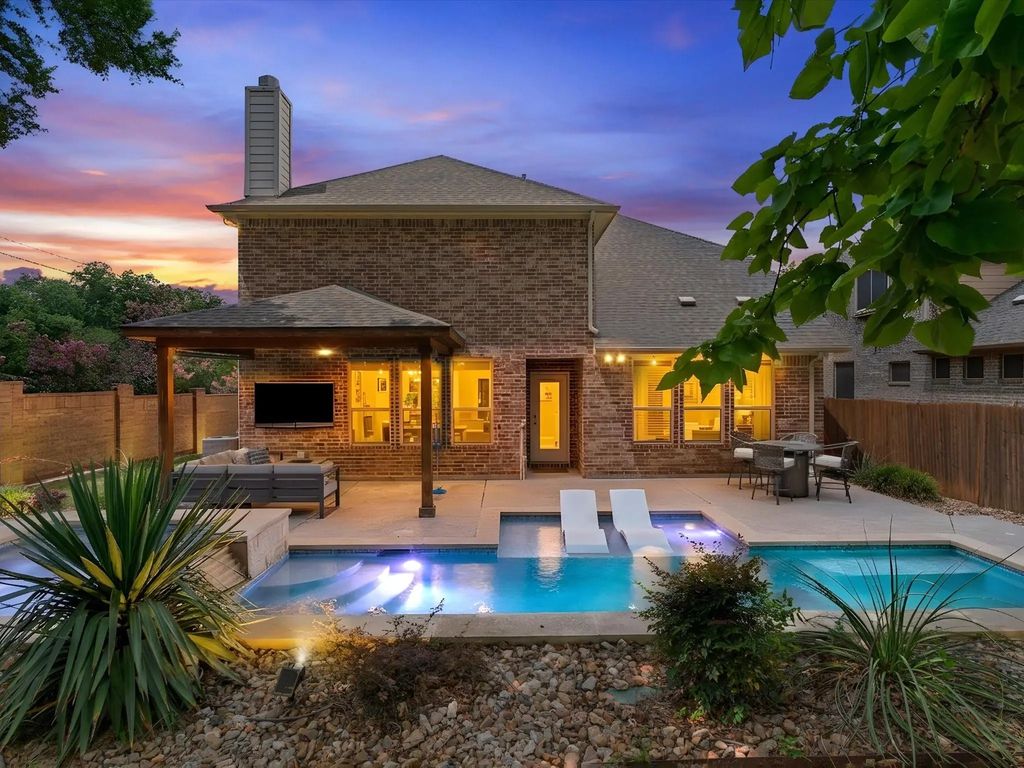 100 Griffith Court, Euless