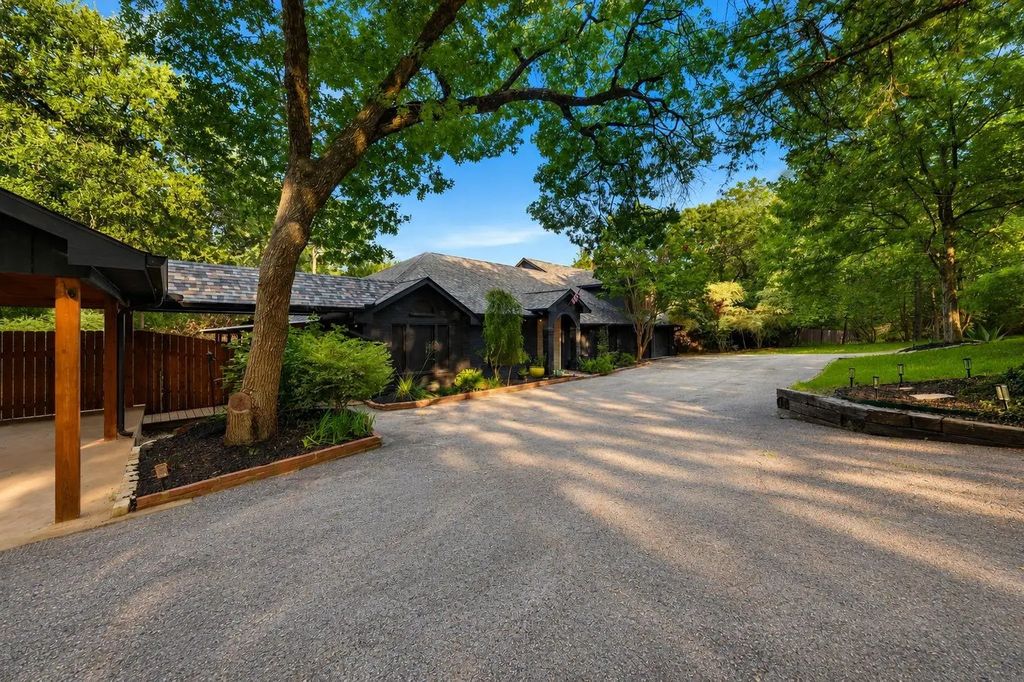 1872 Nokomis Road, Lancaster