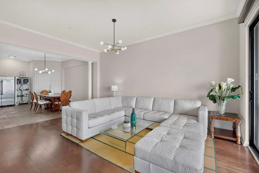 330 Las Colinas Boulevard E 1304, Irving