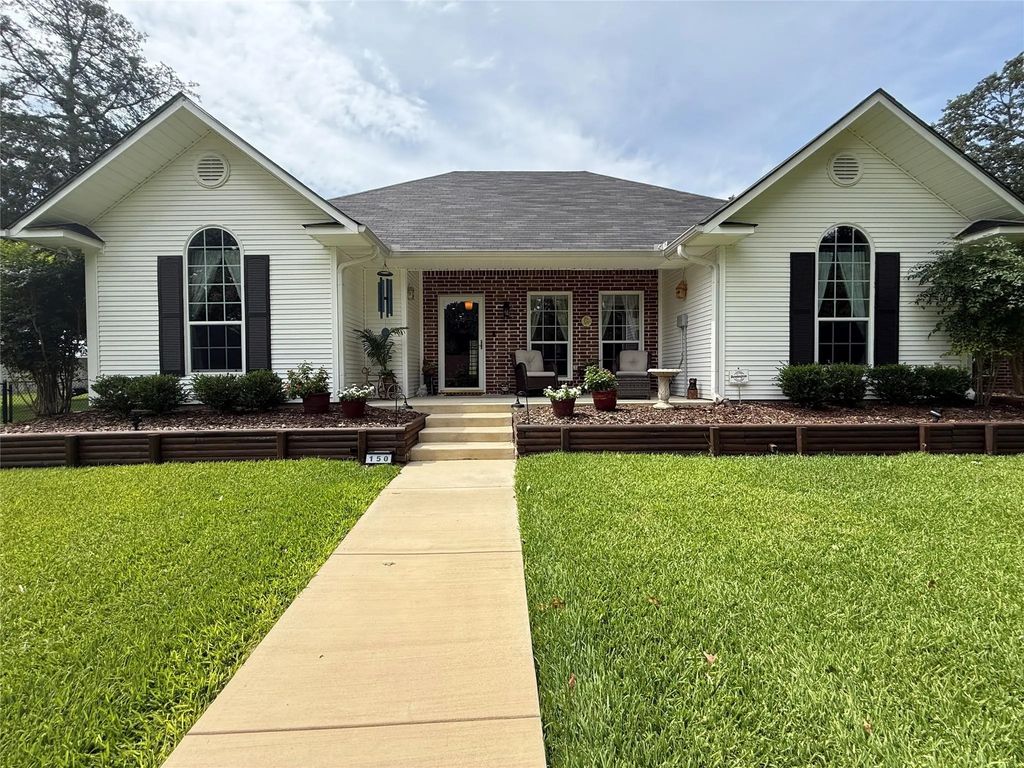 150 County Road 2439, Mineola