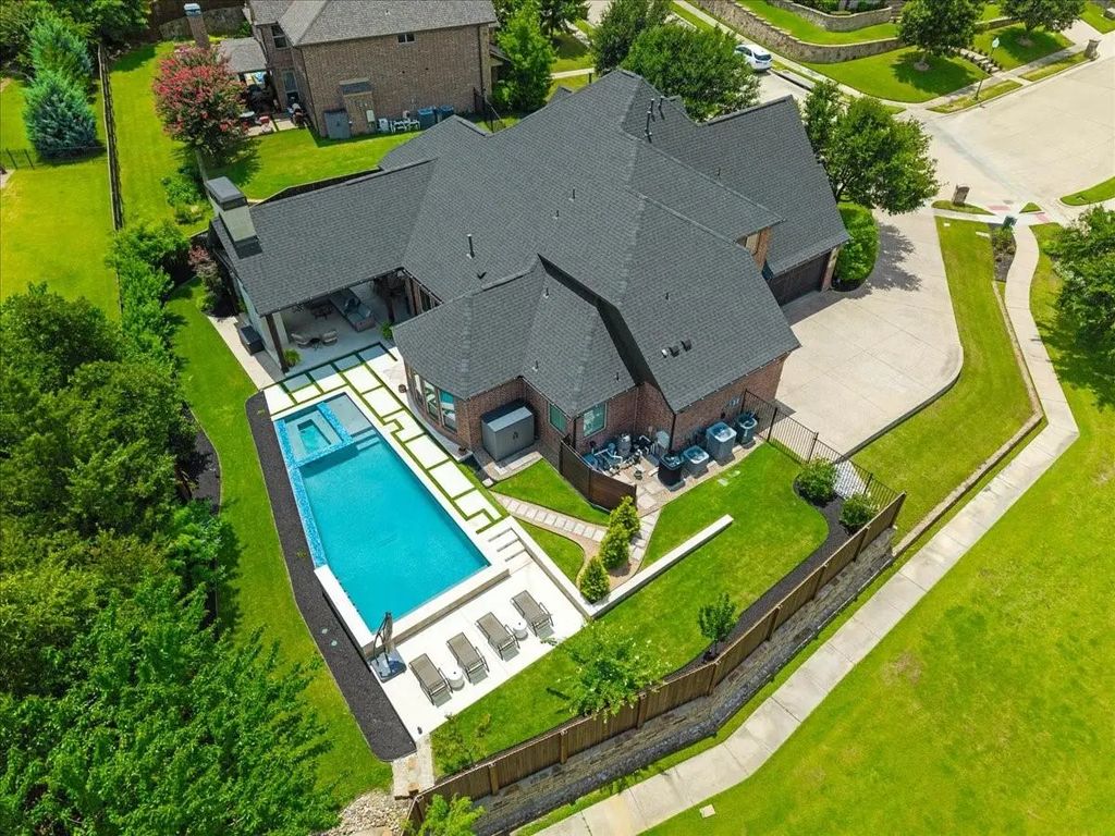1521 Spanish Bay Drive, Keller