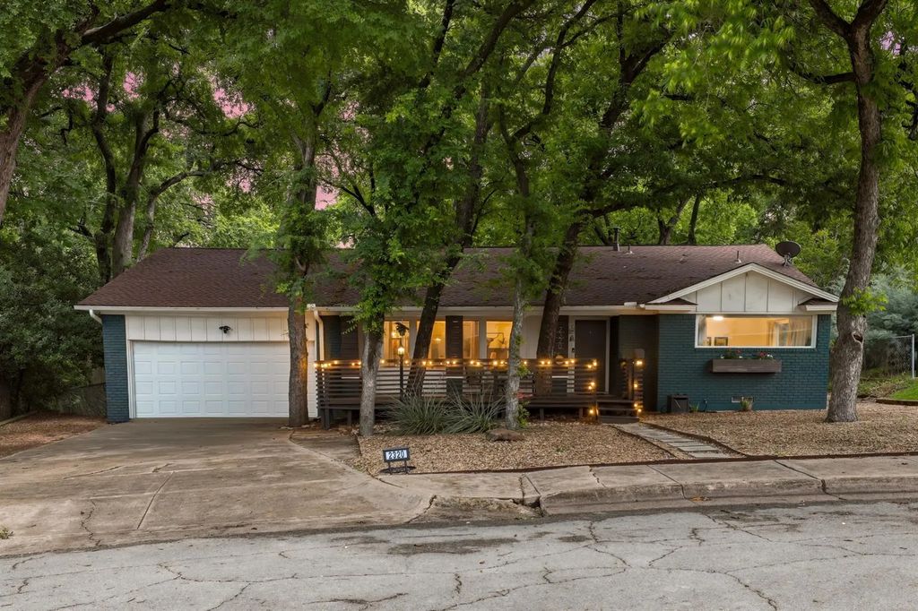 2320 Chart Drive, Dallas