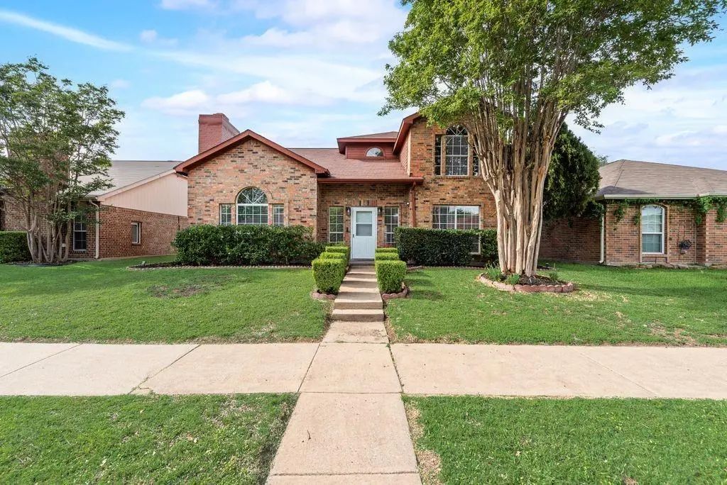 2001 Village Creek Drive, Garland