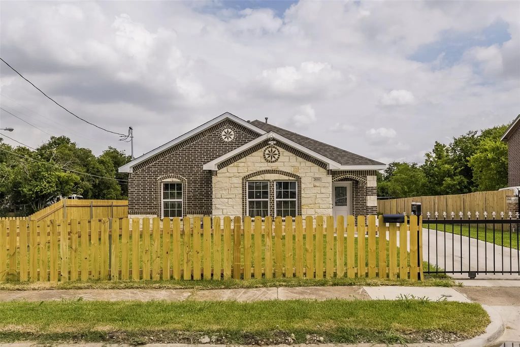 2614 Marjorie Avenue, Dallas